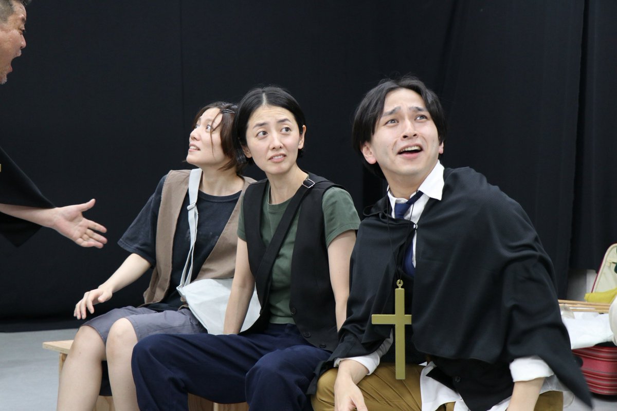 _SalaHirose's tweet photo. 毎日作品と向き合っていること。

生きて、誰かに出会うこと、そして同じ時間を過ごしたことは、確実に魂に刻まれているのだなと感じています。座組の皆さんと旅をして、劇場に会いに来てくれる皆さんと確かな思い出を作れたら嬉しいです。 https://t.co/CYFXoZfcxz