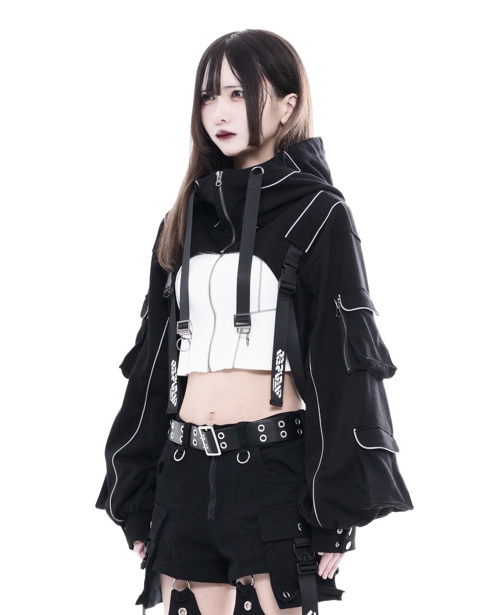 REFLEMINDUSTRY's tweet photo. REFLEM INDUSTRY

UNIT_005
EXOFRAME CROPPED HOODIE

身体を拡張する外骨格をイメージした、クロップドフーディー。
ハーネスや立体的なパーツ構成により、構造そのものをデザインとして表現。

¥17,380

DEPLOYMENT // 2026.08.01 https://t.co/X9Pm6ZpBAF