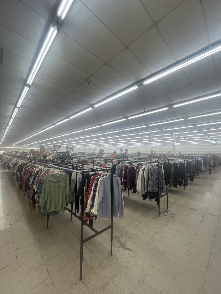 FElTAN_'s tweet photo. My local thrift store got remodeled into the backrooms https://t.co/X2MG3QUBr1