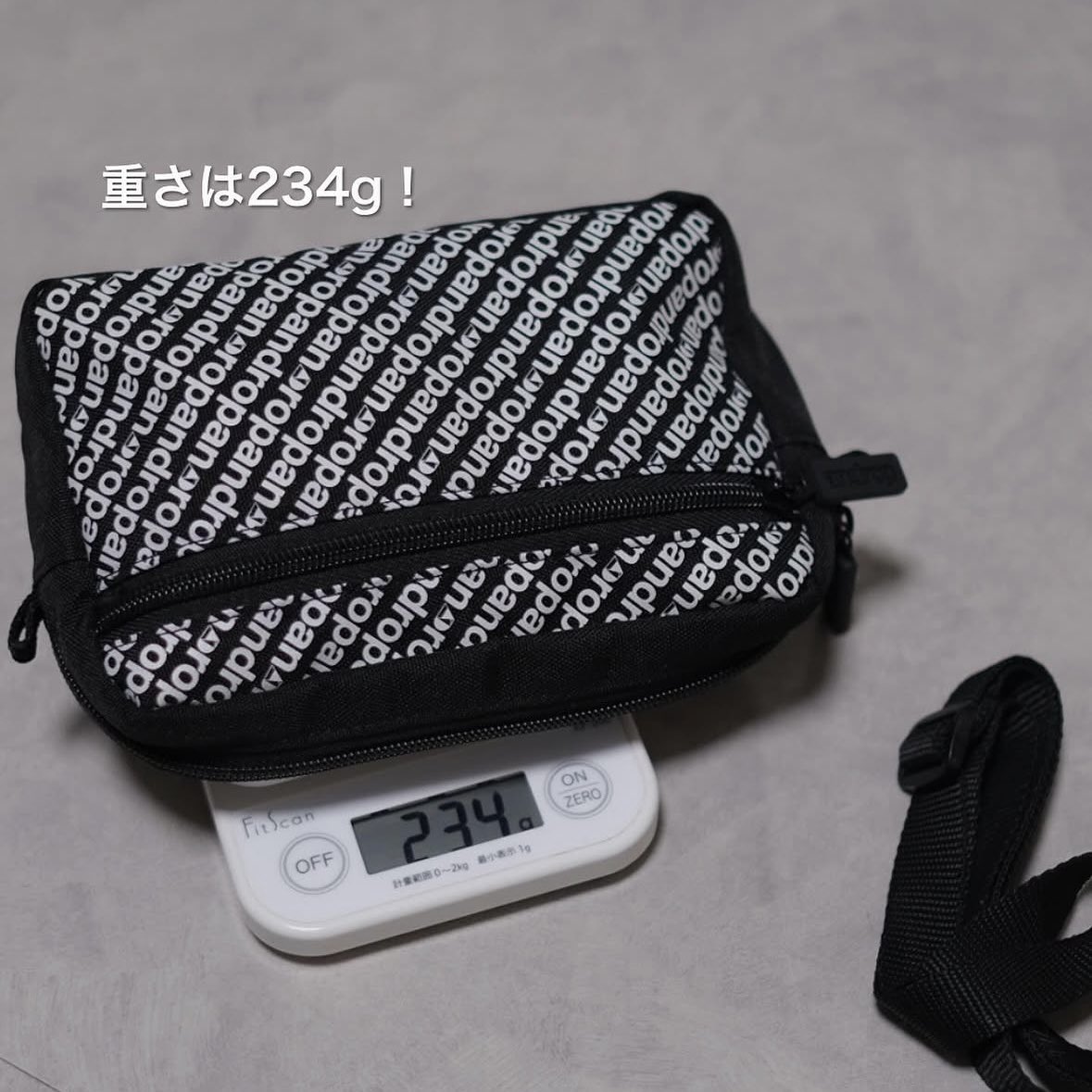 minisheep83's tweet photo. もしもに備えて、通勤バッグに入れている防災ポーチ。

毎日持ち歩けることを一番に考えた結果、重さは234g。

普段のちょっと困ったときにも備えられる、お守り的な存在。 https://t.co/k0maXYHxPD