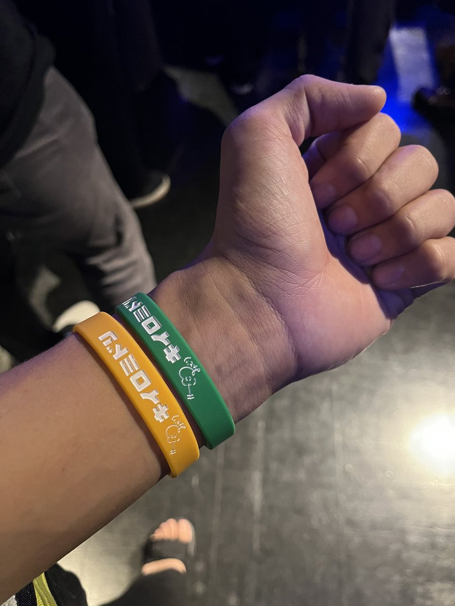 aiboshield_21's tweet photo. 友達のライブ行ってきました！
足骨折してるのに爽やかに歌っててかっこよかった〜！
#きいろみどり
#下北��� #ライブホリック https://t.co/O0dpc2sLB1