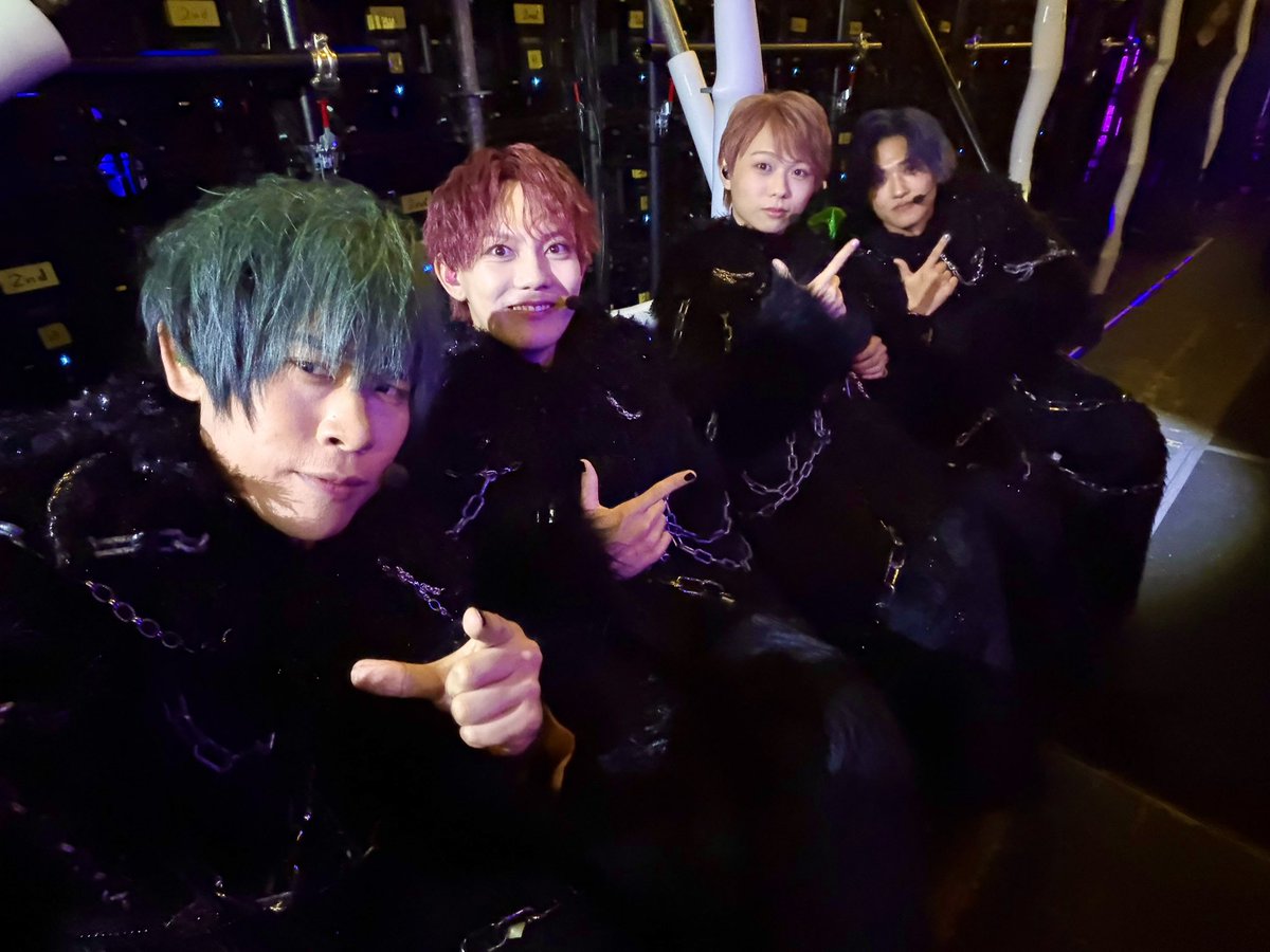 zurixzuri's tweet photo. おそようございまーーす‼️✨🤗💨✨

今日で7月最終日‼️✨🥹🤝7️⃣✨

本当にいろいろありましたね…‼️
✨7️⃣🎂📺🍫✈️🛸📱🎸🍱🎤🤗✨

誕生日を迎え40歳なり‼️
✨🎉4️⃣🤗0️⃣🎊✨

いろんな節目に新たな挑戦も…‼️
✨😄👍🆕✨

まだまだ働き盛り‼️
✨💪😁✨

一日一日悔いのないよう健康第一で‼️
今日も一日頑張っていきましょう‼️
✨👊😆✨
