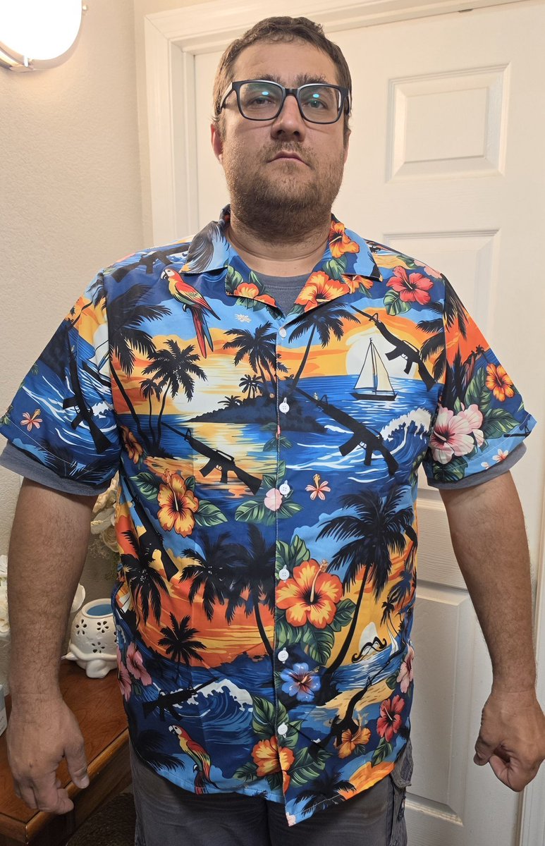 FakeTmDaddy's tweet photo. @DuhBags @RealTmDaddy @StackEmUpAgain Your tits look great in this shirt, by the way https://t.co/x6GeQLcw5A