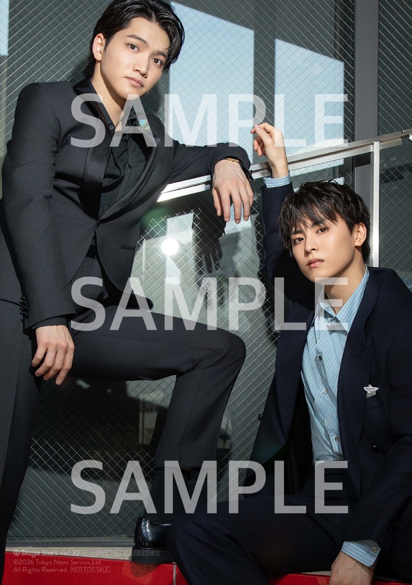 TVguidePERSON's tweet photo. 【「#TVガイドStageStars vol.33」8/4発売！】
セブンネットショッピングさんでご購入の方に、#三浦宏規 さん× #高野洸 さんの生写真を２枚セットでプレゼントいたします！特典の数には限りがございますので、ご購入はお早めに。ご購入はhttps://t.co/mlt993zG8A https://t.co/5seaPN3bmz