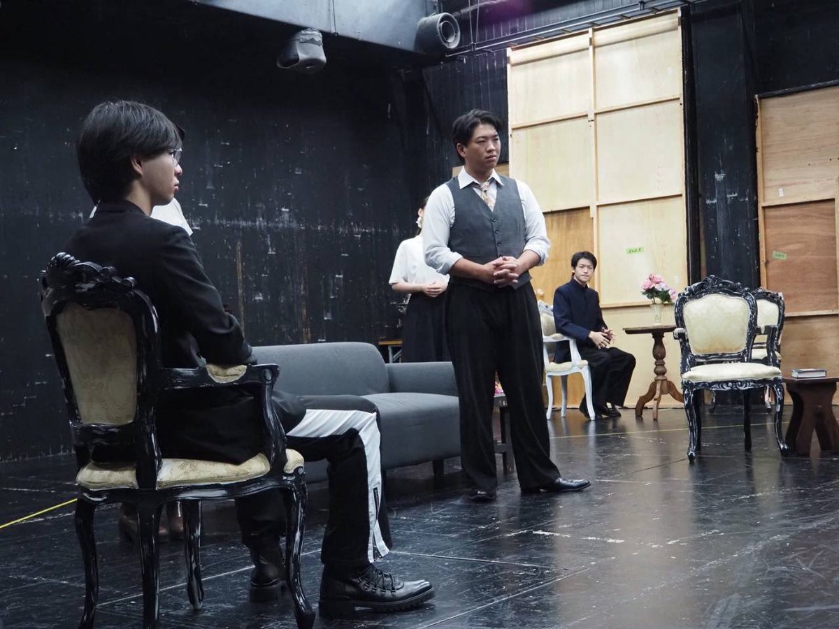 bun_kenshuka's tweet photo. 【#文学座附属演劇研究所 第3回発表会】 『#三人姉妹』

いよいよ立ち稽古がスタートしました！🔥
実際に舞台上で動きながら、作品の世界が少しずつ形になっています！✨️

本番に向けて、丁寧に作品を創り上げてまいります！

#文学座 https://t.co/dGuAVGBh7M