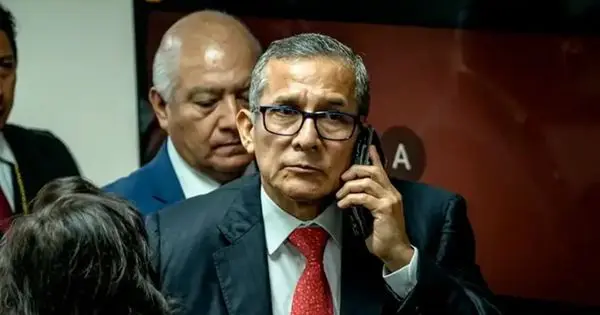 Epicentro_TV's tweet photo. 🚨Lo último. Expresidente Ollanta Humala saldrá en libertad. TC aprueba habeas corpus a su favor y anula proceso y sentencia de 15 años por lavado de activos en su contra y ordena su inmediata puesta en libertad. Mañana Humala debería dejar penal de Barbadillo luego de 1 año y 3 meses cumpliendo condena.