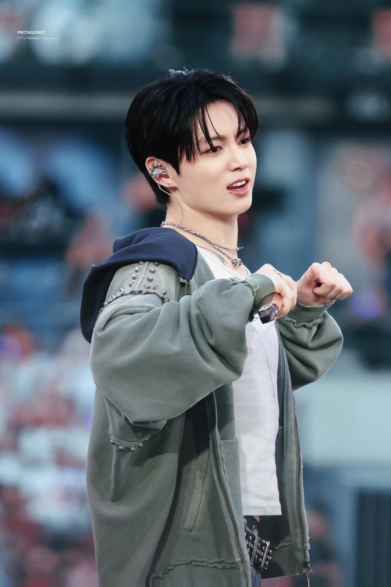 JJK_VotingTeam's tweet photo. ‼️ENDING SOON in 16 Hours, let’s add more votes on both web and app. 

RT/Reply 
#NETIZENSCHOICE #JUNGKOOK for Most Handsome Man Alive #MHMA2026 #MHMA2026JUNGKOOK
@thenreport 

🗳️Vote hourly🔗https://t.co/nRsgnlaNc1

📱Collect and vote on app
IOS🔗https://t.co/kCRFsW3QFt
Android🔗https://t.co/Kq8YhAoCYU