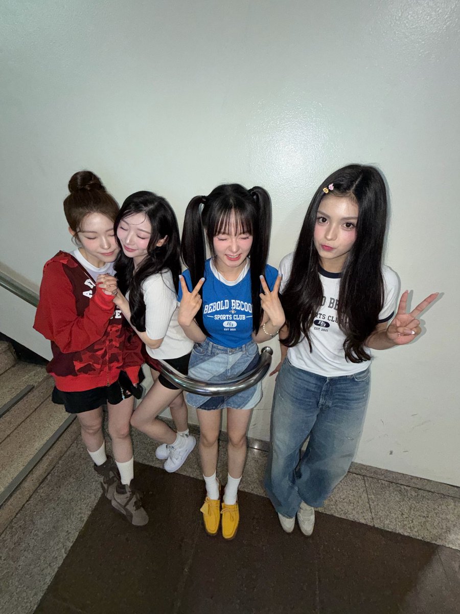 O103O9's tweet photo. 아웅 귀여웡💕💕💕💕 https://t.co/SGwxc4dA6h