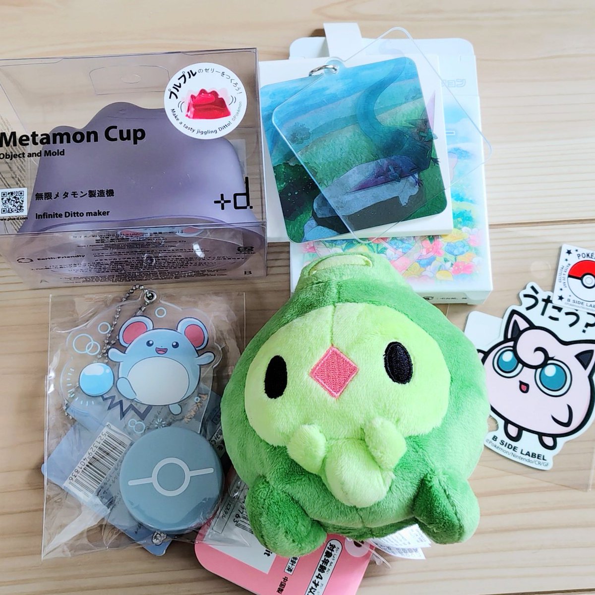 set0shiki's tweet photo. またポケセンオンラインで買い物した( ´ω` )前にダブラン気になって迷ってたら品切れになっちゃったからお迎えした〜アクキーはヨマワル狙いだったけどドラパルトが来てくれた✨(どのポケモンが来ても嬉しかったけど)

いつかポケセン行きたいな〜 https://t.co/QzZF5zllkV