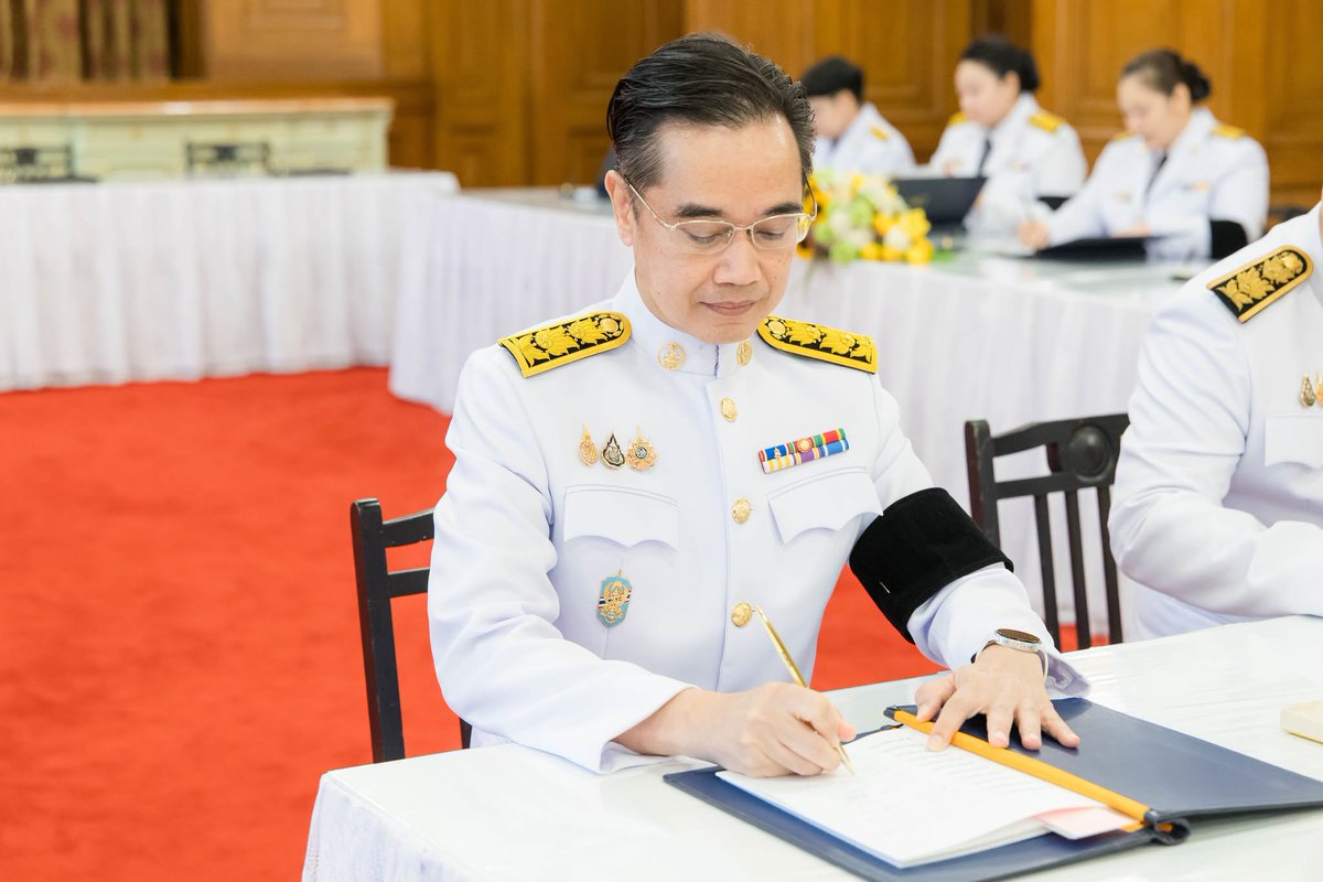 PR_BDE's tweet photo. BDE ร่วมลงนามถวายพระพรพระบาทสมเด็จพระเจ้าอยู่หัว เนื่องในโอกาสวันเฉลิมพระชนมพรรษา 28 กรกฎาคม 2569 
.
อ่านข่าวเพิ่มเติม
https://t.co/tk4JPE97ct 
.
#BDE https://t.co/gqe4EBIlBc