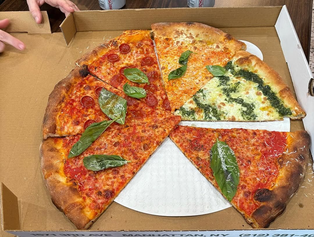 JenniferLamgf's tweet photo. Went to see my late husband then went to get pizza. Just enjoying my life to the fullest https://t.co/PEFGagpKDe