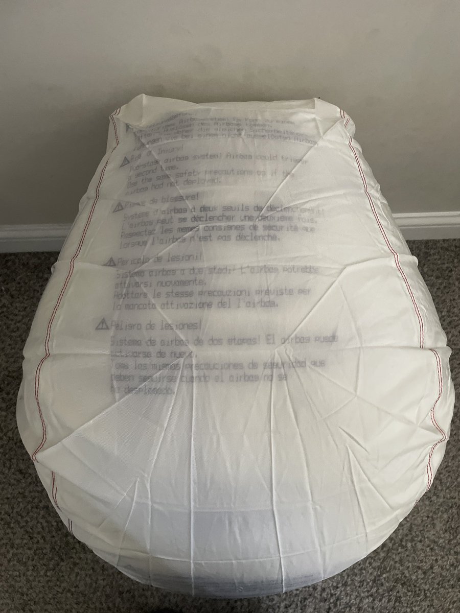 SmoolyAtNight's tweet photo. Mercedes R230 bag 😵‍💫

#airbag #airbagfetish #looner #inflatable https://t.co/YeAoJL2vOV