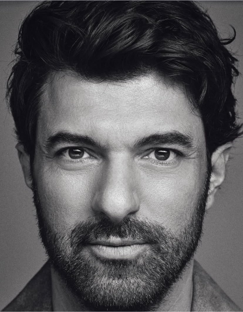 esra82_a's tweet photo. Handsome  #EnginAkyürek https://t.co/cnk21yeuto