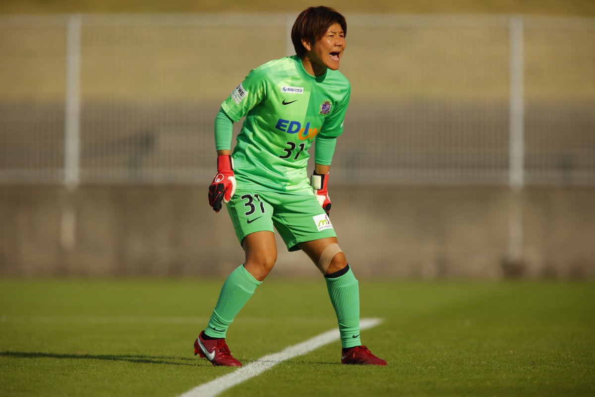 sanfrecceREGINA's tweet photo. #福元美穂 選手が
現役を引退されることとなりました。

創設メンバーとして4シーズン在籍し、
最後尾から仲間を鼓舞し、ゴールを守り続けた姿は多くの人の記憶に刻まれています。

長年にわたる現役生活、本当にお疲れさまでした💐
新たなステージでのご活躍を心より応援しています💜

#サンフレッチェ広島レジーナ