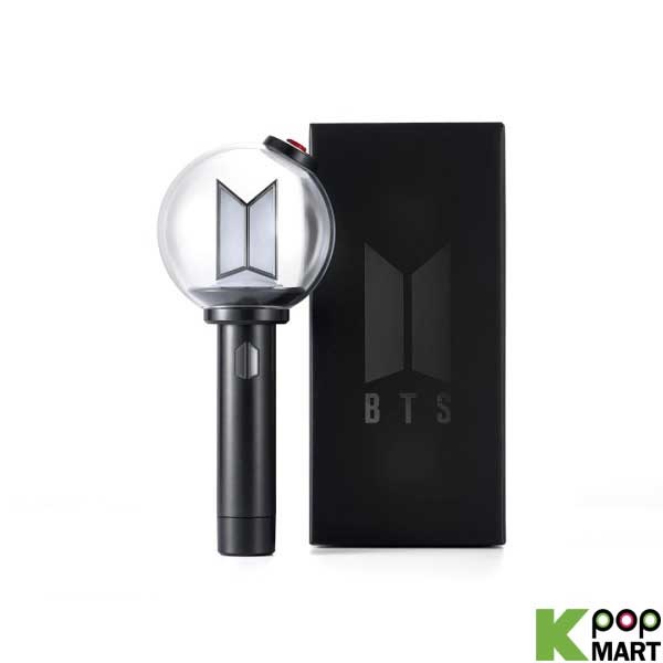 kpopmart's tweet photo. [Restock] BTS – OFFICIAL LIGHT STICK VER.4  💜🤍

https://t.co/B8DMCFvSyk

#BTS #official #lightstick #kpop #kgoods #kpopmart https://t.co/igaRBpoH4s https://t.co/WXIwTBRk6P