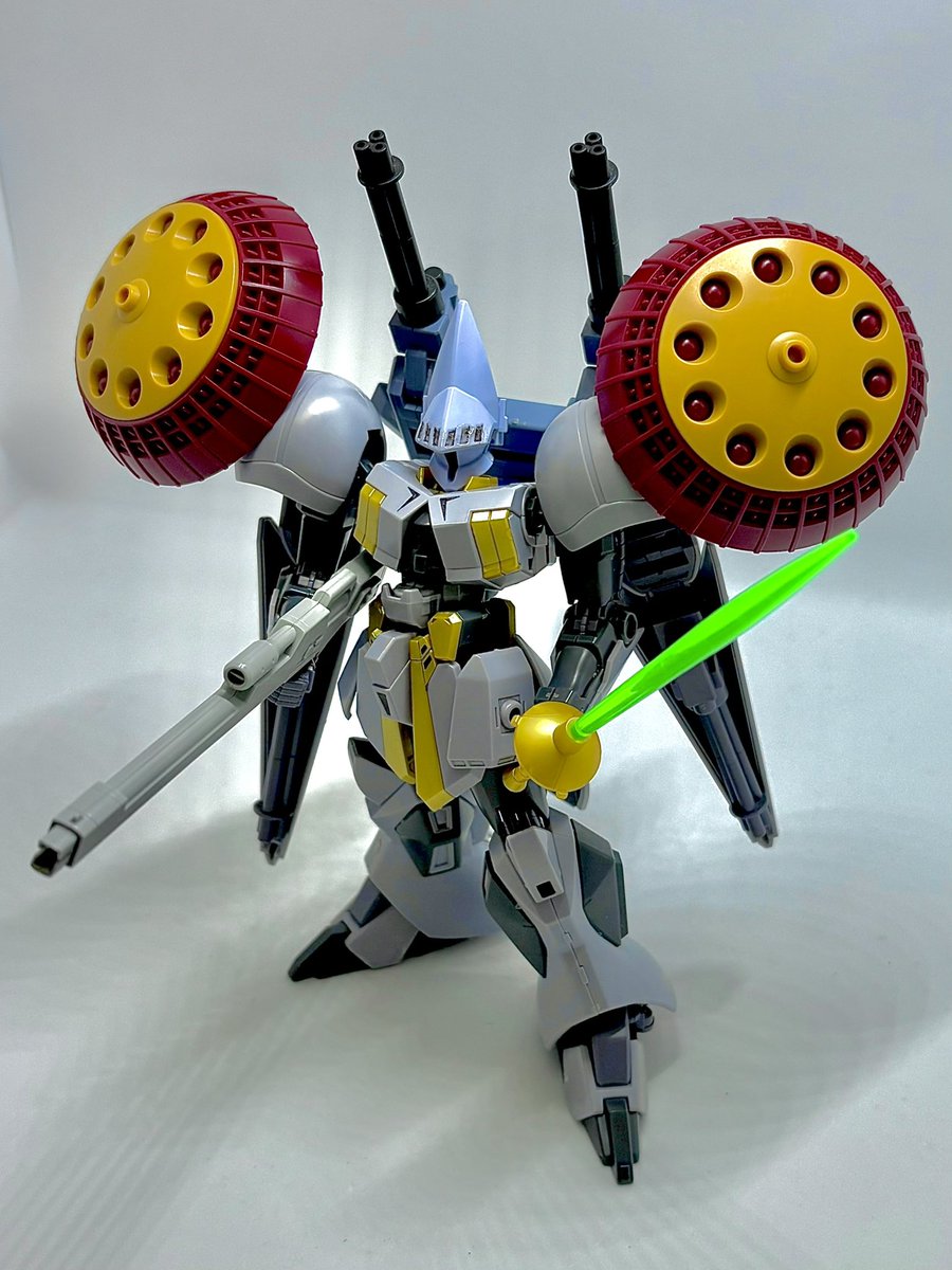 9213kun's tweet photo. #モデグラ風な斜め俯瞰な画像をどうぞ 
#集まれギャンの森  #ガンプラ
#一人V作戦祭
 NO.122  ギャンFA
キシリア親衛隊の副隊長機
攻撃レンジのすべてを一体でカバーできる武装
真に一人V作戦を実現した機体 https://t.co/H3K6MKcjNf