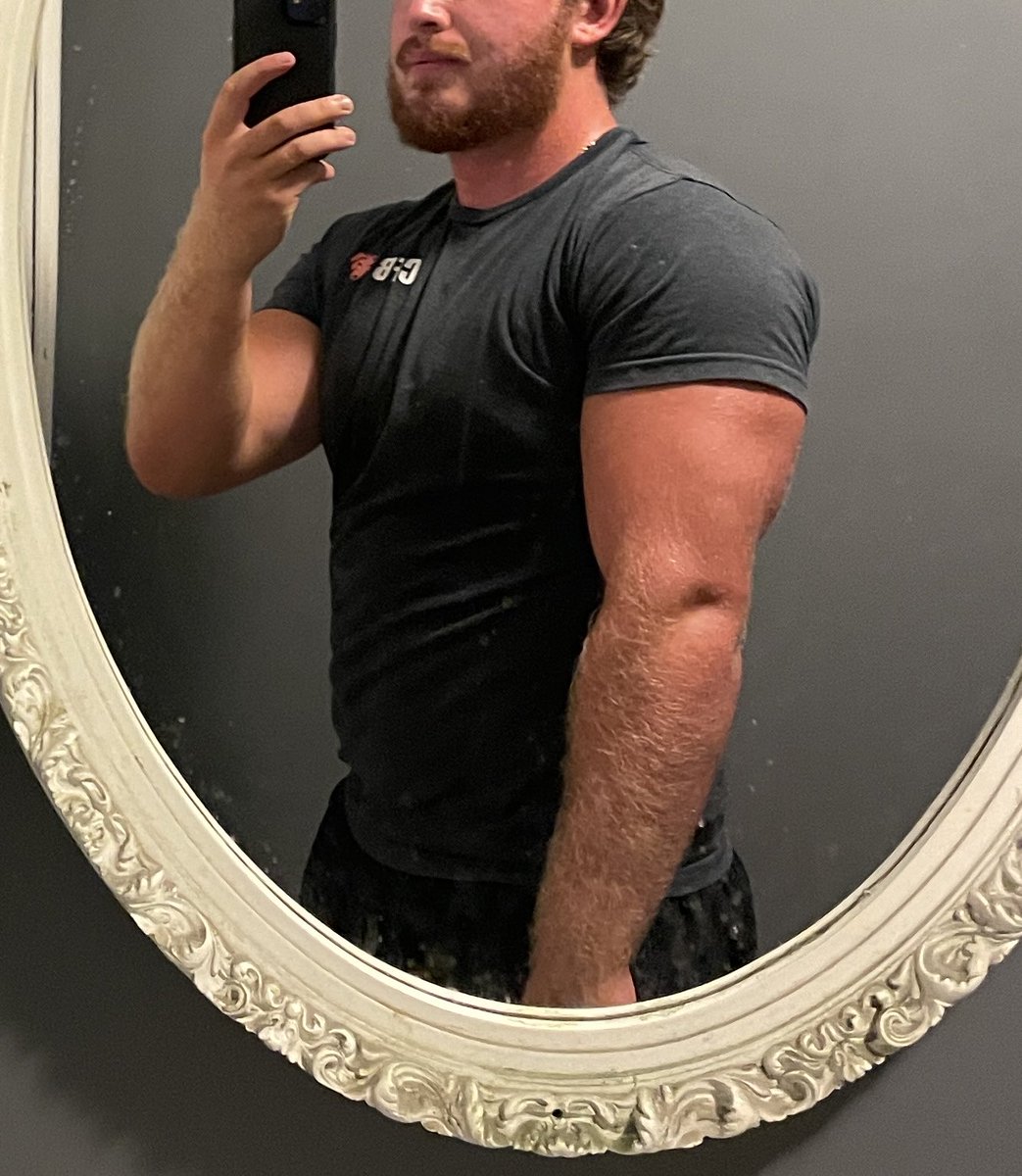 Exjock_77's tweet photo. Feeling big after arm day https://t.co/grnIG8HvxJ