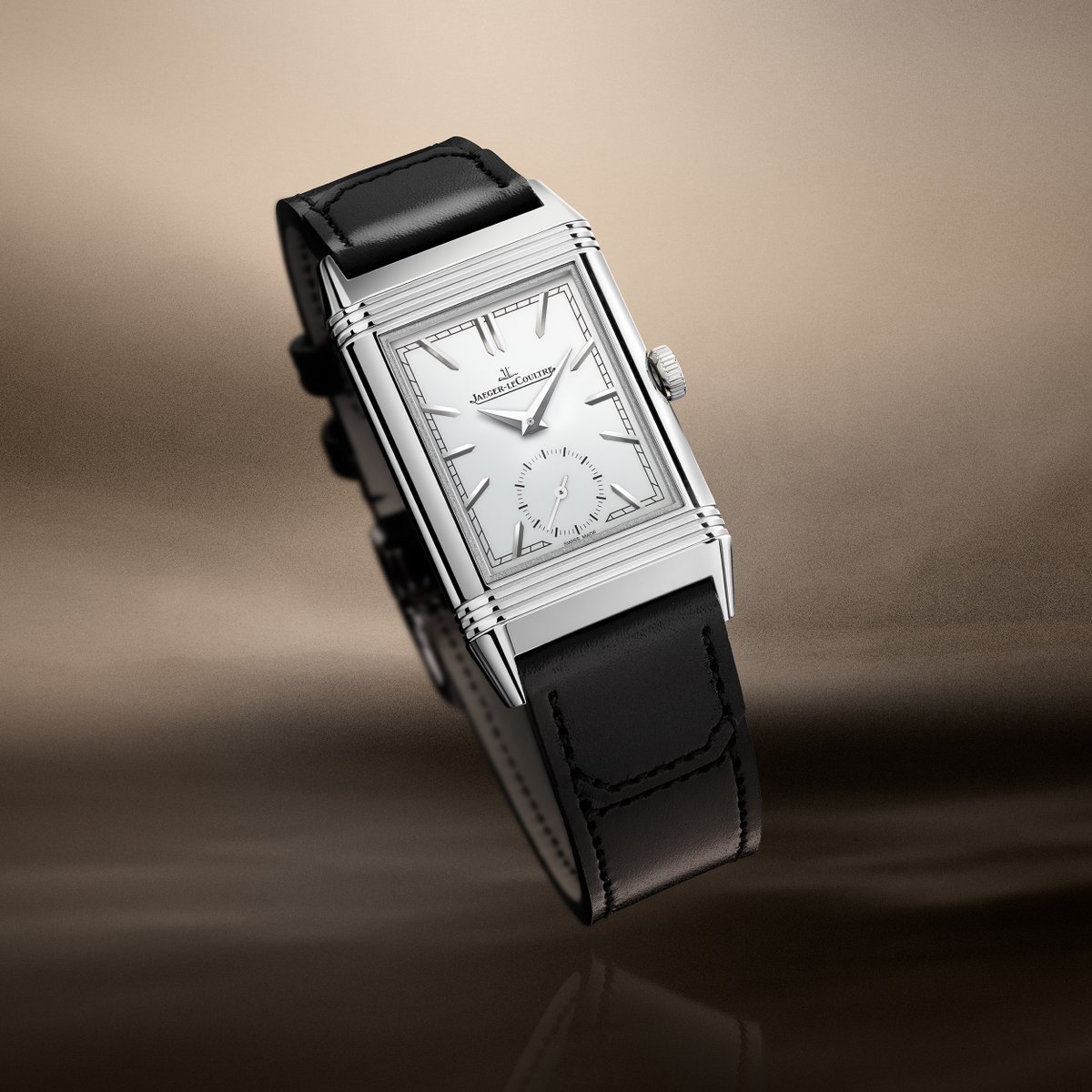jaegerlecoultre's tweet photo. The Reverso Tribute Duoface Small Seconds combines dual timekeeping and timeless versatility. Discover the timepiece: https://t.co/NT5eL38UyJ
#JaegerLeCoultre #Reverso https://t.co/xYSuDsrKSt