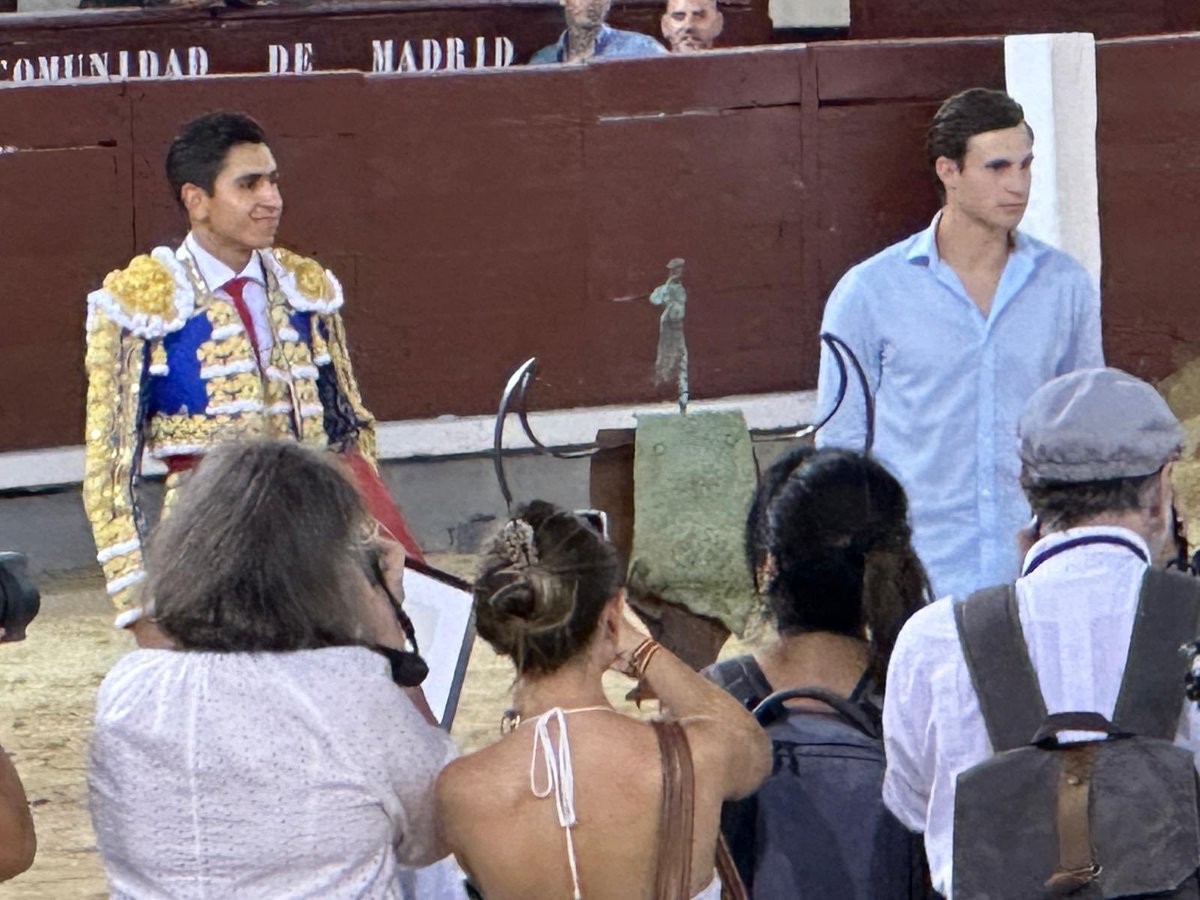 castabravamx's tweet photo. #HectorGutiérrez ganó la prestigiosa #CopaChenel haciendo algo casi imposible para un torero mexicano, gustando y sobre todo, poniendo de acuerdo al exigente público español, que ya lo pide para diversas plazas. Repetirá merecidamente en las @LasVentas el 12 de octubre https://t.co/9NCLGq2w9d