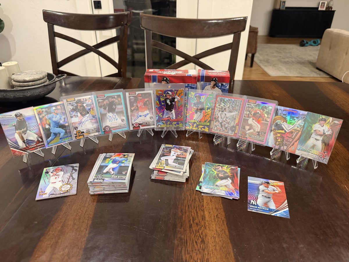 Richison34's tweet photo. 2026 Topps Chrome Jumbo Hobby with my son was insane!
Murakami Wild Style /50 - $2000
Okamoto Wild Style /99 - $150
Zach Maxwel Rookie auto /30 - $200
Joey Ortiz /5 - $40
@CardPurchaser @Treed_OKC https://t.co/bpAQ3iPm1d