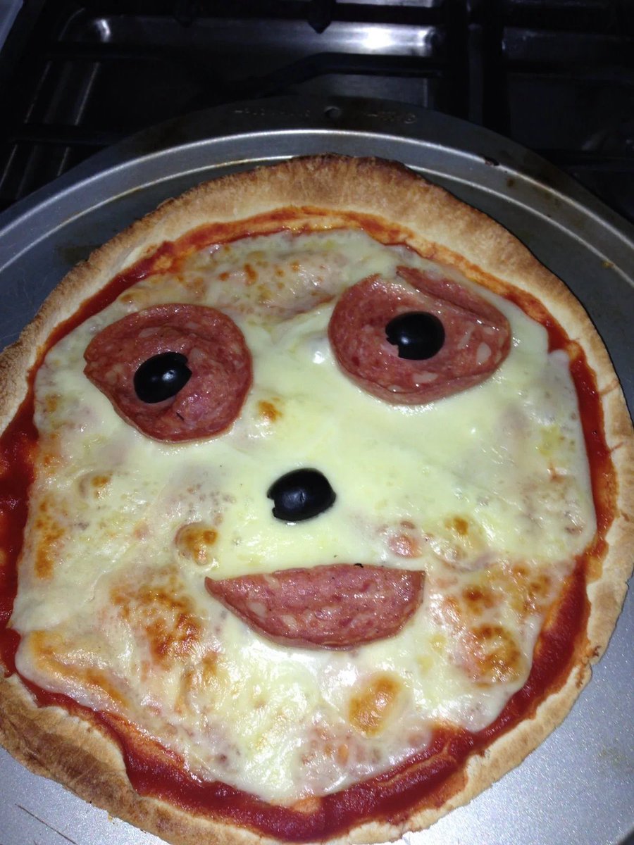 VoidR_Acts's tweet photo. BUENAS NOCHEEEES, la pizza se las manda su jefe cuervo con mucho amor

🥇@rosseneau_kb 
🥈@vdcellophan_3 
🥈@Izanamihel_vd 

Felicidades a los ganadores, MAÑANA LES SUBO ACT. ❤️ https://t.co/ylmEdFJhEV