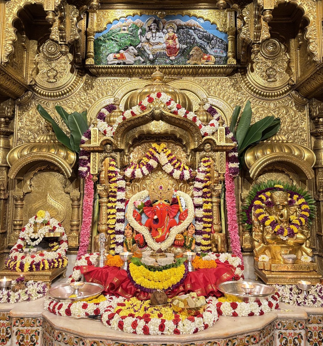 MarathiPrasar's tweet photo. 🌺 वक्रतुण्ड महाकाय सूर्यकोटि समप्रभ।🌺
🌺 निर्विघ्नं कुरु मे देव सर्वकार्येषु सर्वदा॥🌺 https://t.co/P3RCVx0Xv9