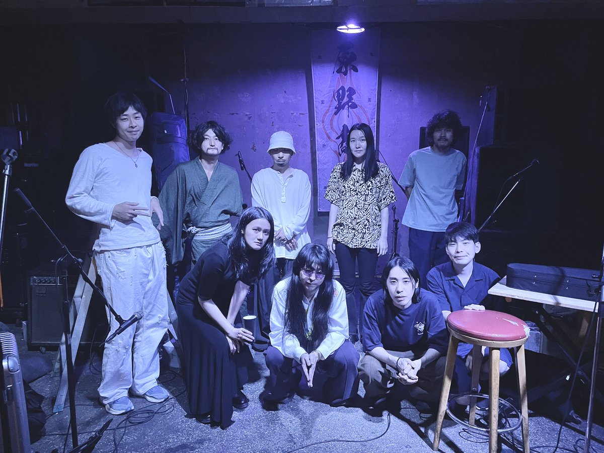 taika_zouen's tweet photo. 昨晩の原野商法(八)にご来場の皆様、演者の皆様ありがとうございました。

互いの演奏が火花を散らしてぶつかり合う代わりに、それぞれの時間を真顔で全うするような素朴さに貫かれた、ドローンミュージック然とした一晩だったと思います。

原野商法(九)でまたお会いしましょう。 https://t.co/tk5tBfjBvU