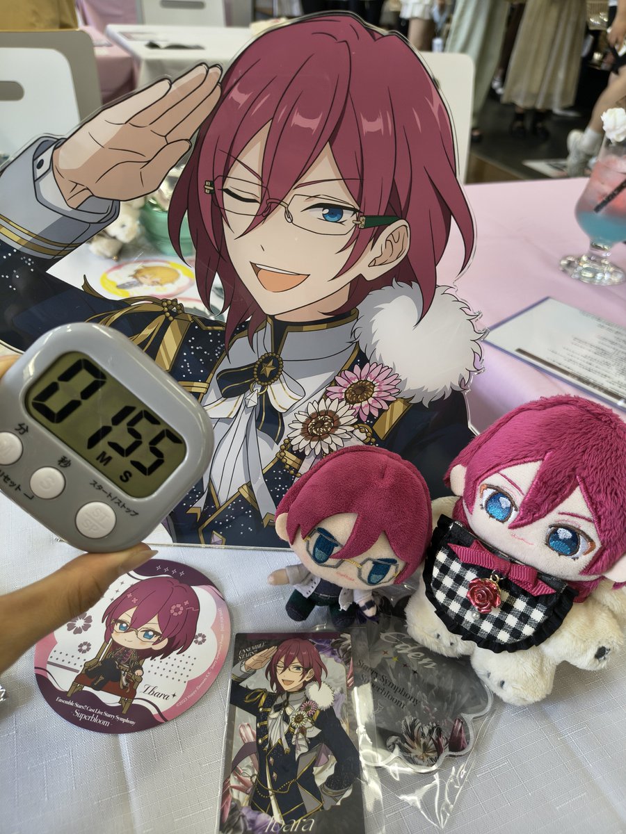 _rain_night0's tweet photo. アニカフェで貸し出し出来る一緒に暮らすアクスタ
5分しか一緒にいられなかった https://t.co/a2z1fnWPDU