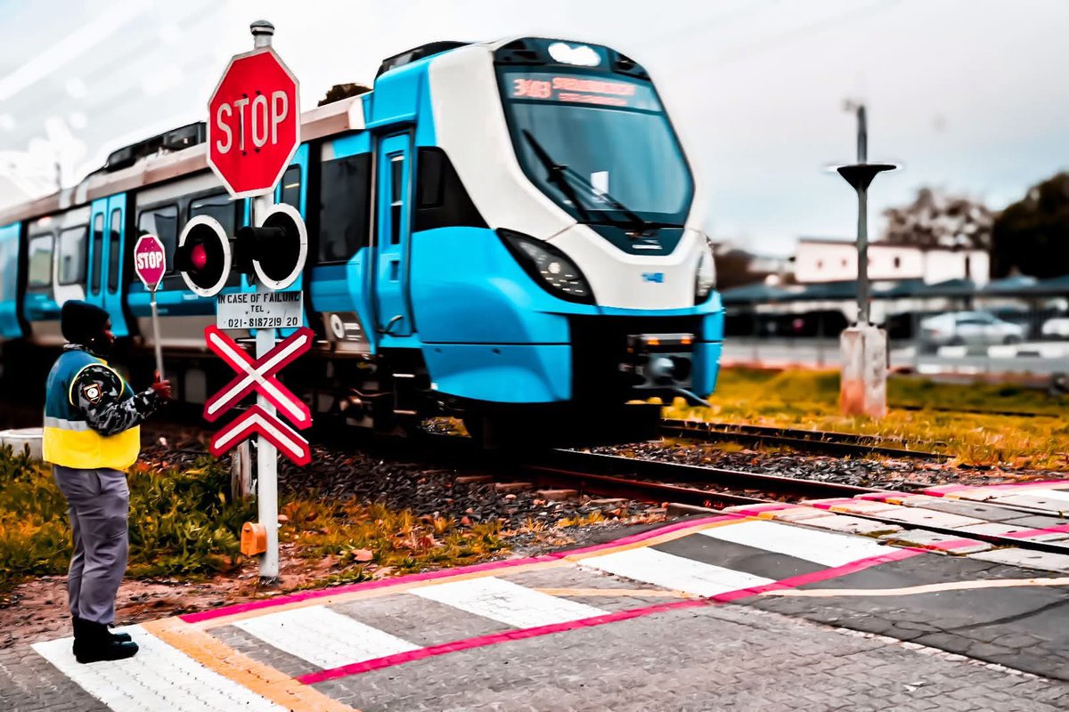 MetrorailWC's tweet photo. Good morning, Cape Town. The #TrainReportTeam is here to assist with train updates.  What's your station and destination? ^ GC💙🚆 https://t.co/5o8HXHn5OM