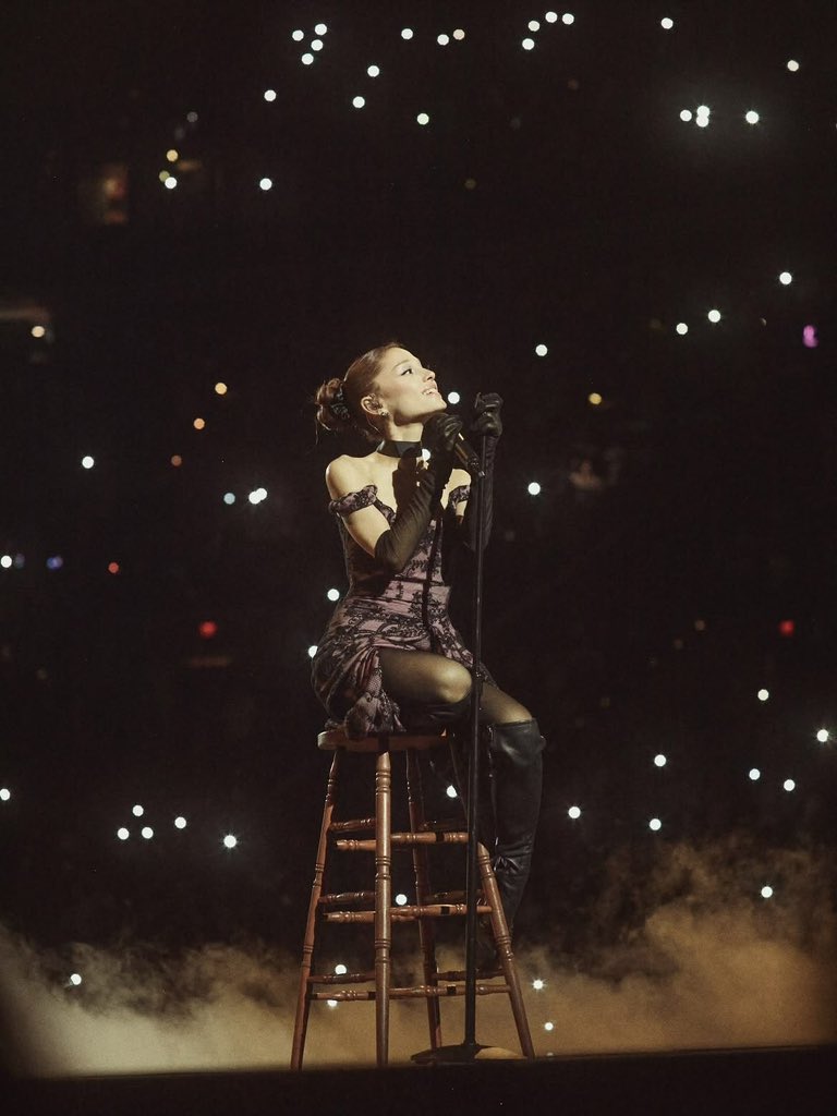 PInsider_'s tweet photo. 🚨 | ‘Petal’ By Ariana Grande is out now! https://t.co/xGKaJG19uj