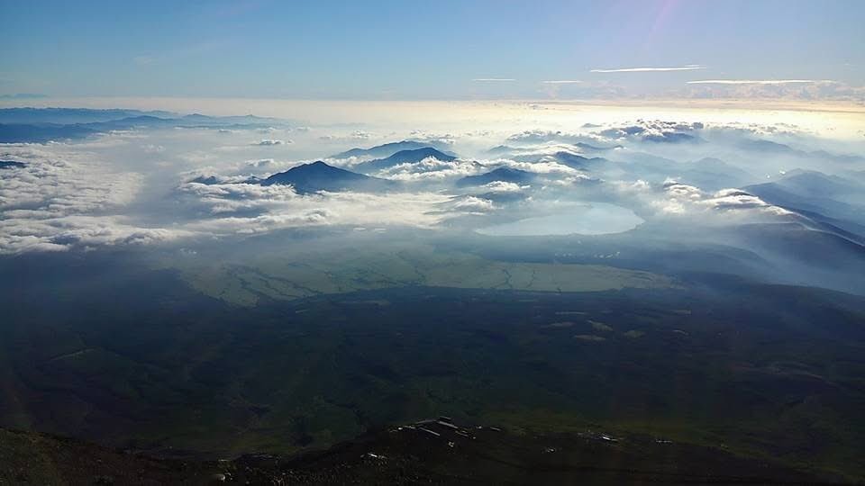 HAUOLI0227's tweet photo. １０年前の事...
熊本地震の年に登ってました🥹
富士山頂上からのご来光🌅
早く日常が戻りますように💜 https://t.co/PeH8qWMVv1