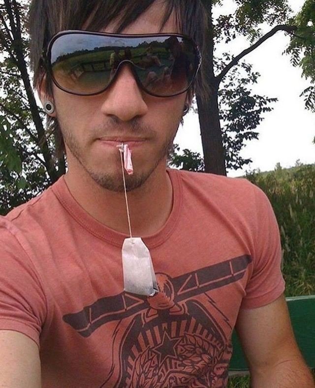 tyjumpsuit's tweet photo. the concept of tyler owning a pin with this image of josh on it https://t.co/LfauFuaRuO