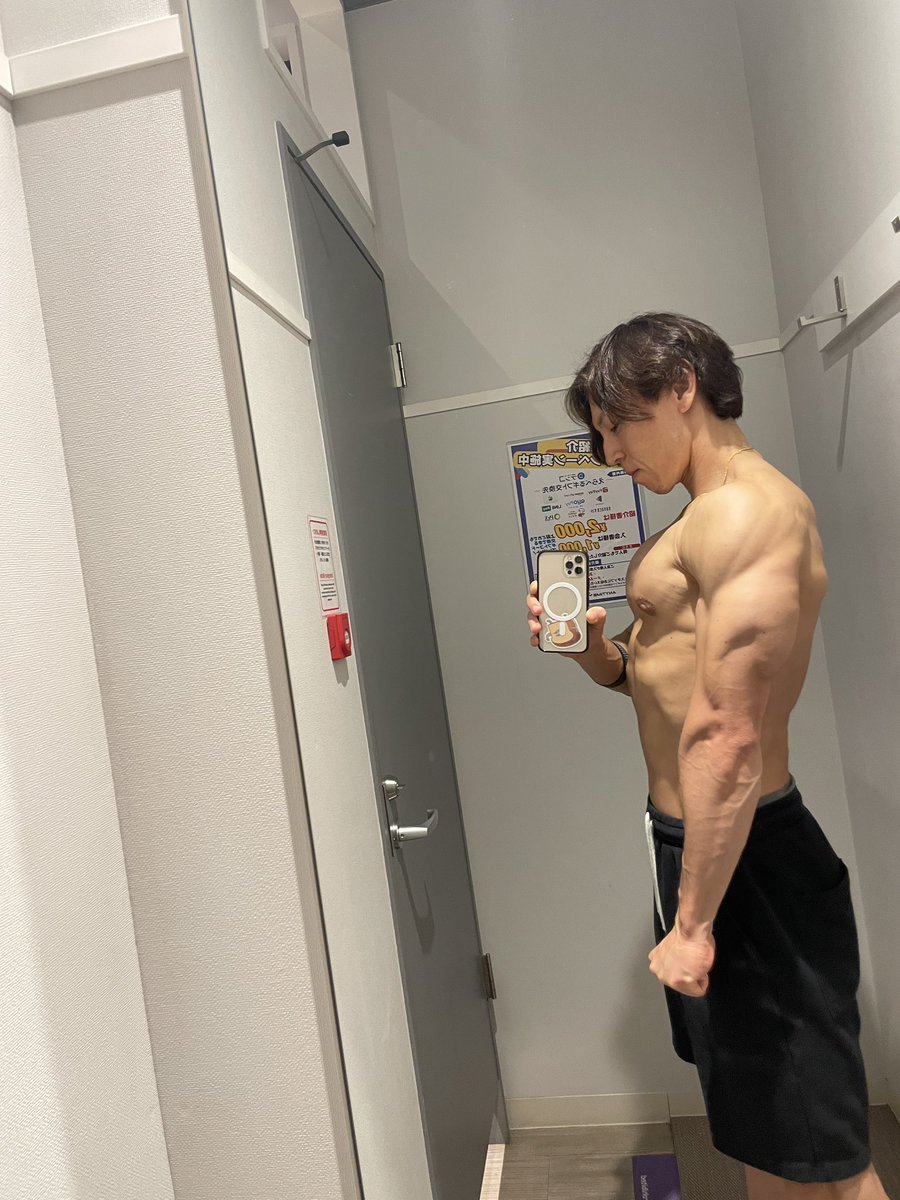 MAMORUbodymake's tweet photo. 昨日はウッディ🥴

ゲリラ豪雨の影響か知らんけどジム空いててラッキー🙆🏻‍♂️

今週はディロードを目標としてるけどいつもと変わらんから結局疲れてる🤦🏻‍♂️

#身体が休まらないトレーニー 
#筋トレ好きな人と繋がりたい 
#筋トレ垢さんと繋がりたい https://t.co/oZBkVAxQWc