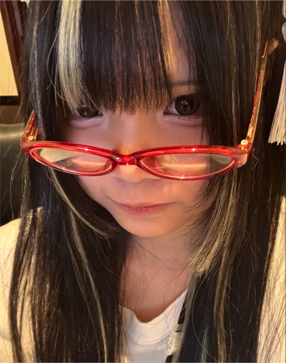 suicidalpandaTT's tweet photo. これ無加工だけど普通に可愛い(よね？) https://t.co/DB4hYpzz7d