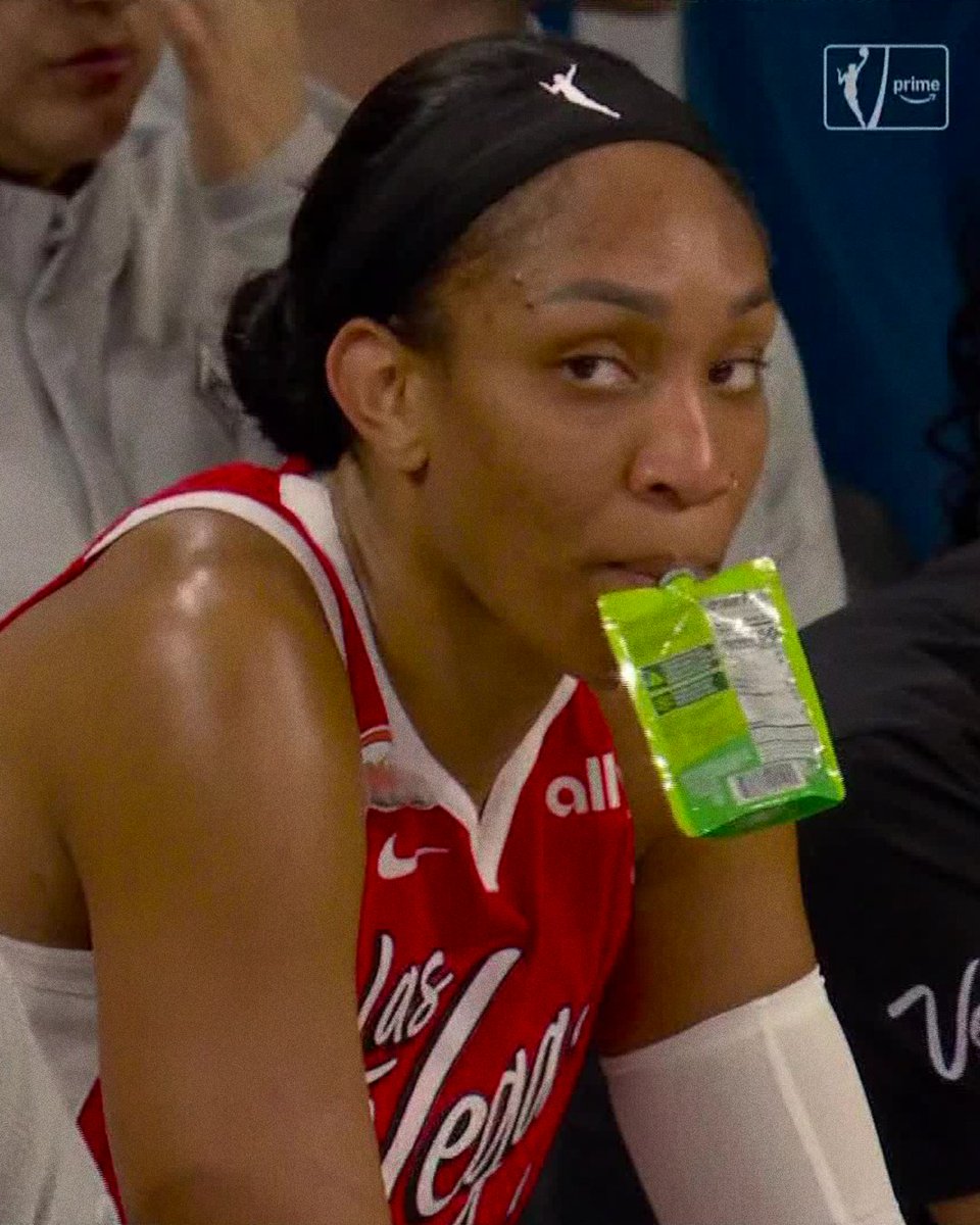 espnW's tweet photo. A'ja after scoring 18 PTS in the 3rd quarter 😂 https://t.co/q6QxFt5z9f