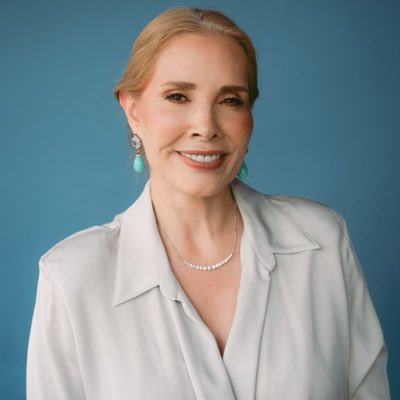 lissetteasfura's tweet photo. Con Dios guiando cada paso, seguimos trabajando por una Honduras de esperanza y oportunidades. 🙏🇭🇳 

#NuevaFotoDePerfil https://t.co/8hWnTNGUR1