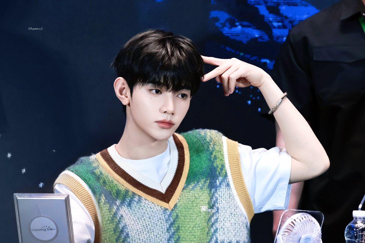Chapters_Hao725's tweet photo. 260731

😙

·̩͙ ✎ ̼ ────  𝐂𝐡.𝟐𝟓𝟏 ──── ◛⁺⑅♡ ​​​

#ZHANGHAO #장하오 #章昊 #ジャンハオ
#AND2BLE #앤더블 https://t.co/kxJUZ39LuI