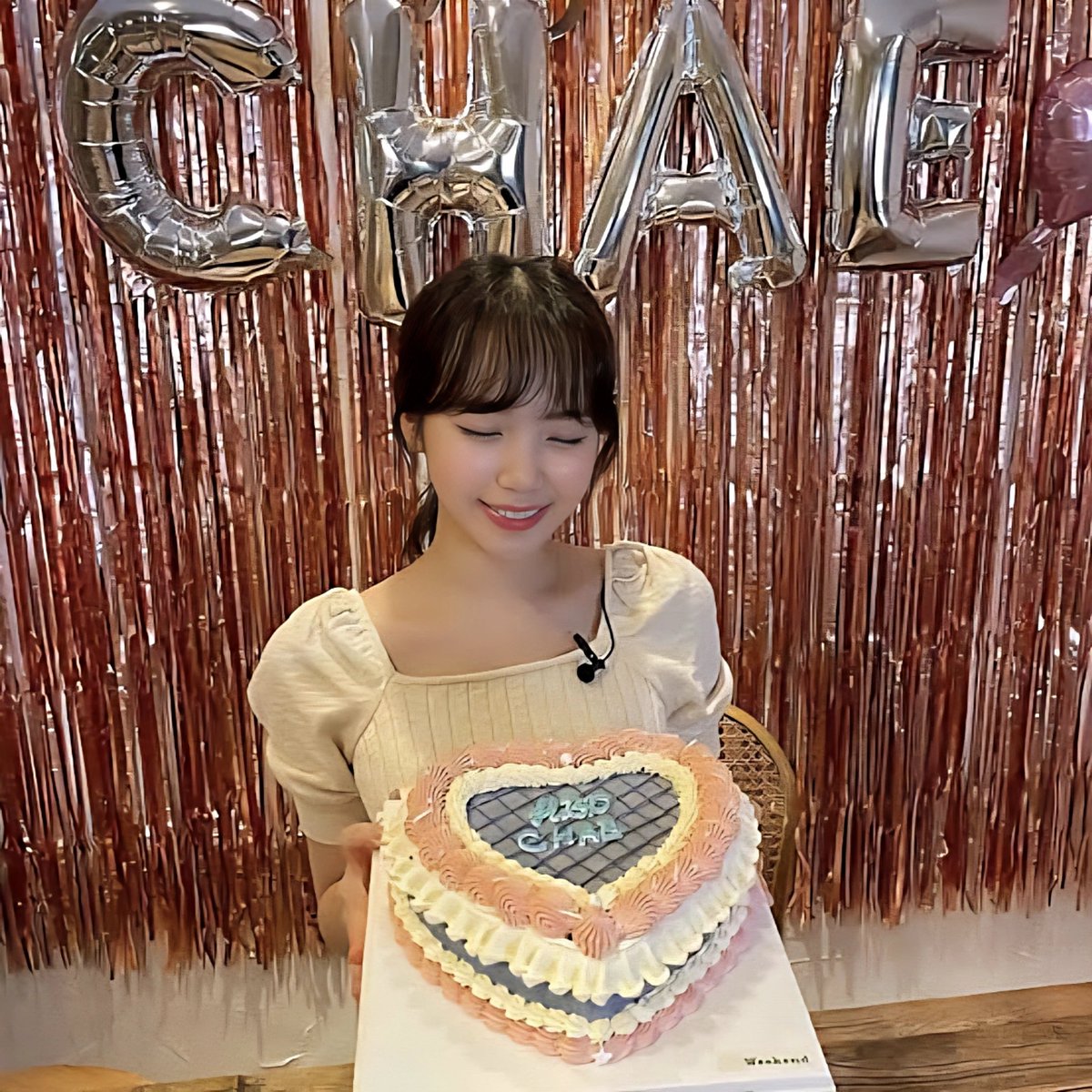 for_chaewon's tweet photo. Happy Birthday, Chaewon! Have a good day. Thank you for always working so hard and for bringing so much happiness. I hope only good things happen to you this year.

TIME TO CELEBRATE CHAEWON  
#여름의인트로_김채원  
#TimeToChaelebrate https://t.co/rUnl5xCdk6