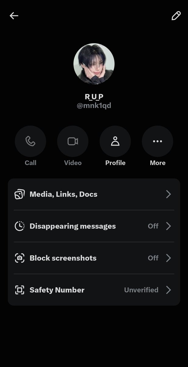 lavrozety's tweet photo. alooo guys, pls be careful if you get a message from this person. their account is probably hacked, and it's a scam. stay safe, guildies <3 https://t.co/2hZjxEsePP