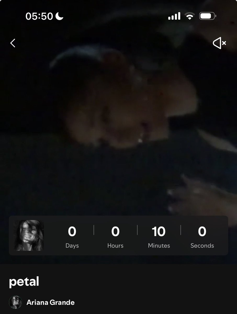 kxenzza's tweet photo. 10 MINUTES UNTIL PETAL OMG https://t.co/6ZAFr3gSFO