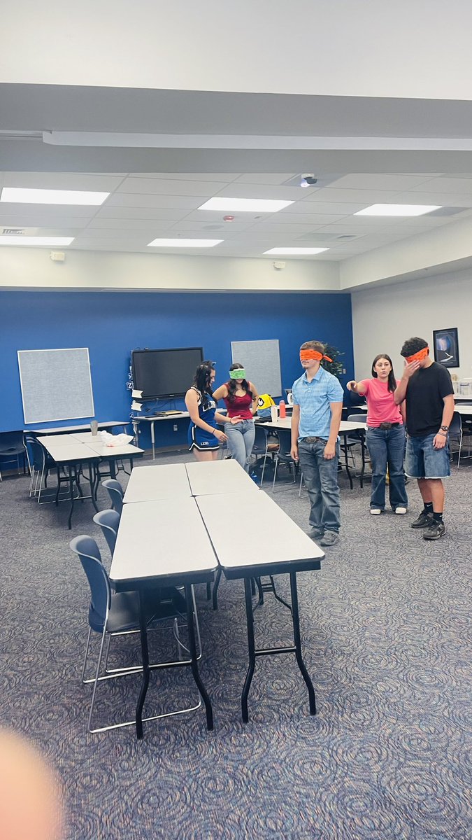 chs_peertutors's tweet photo. Another year, another great group of peer tutors eager to get to work supporting others. Getting a good perspective of how it feels to rely on someone and how important it is to give clear and accurate instructions. #trustmatters @ClintHSLions https://t.co/JpFn8bhfAX