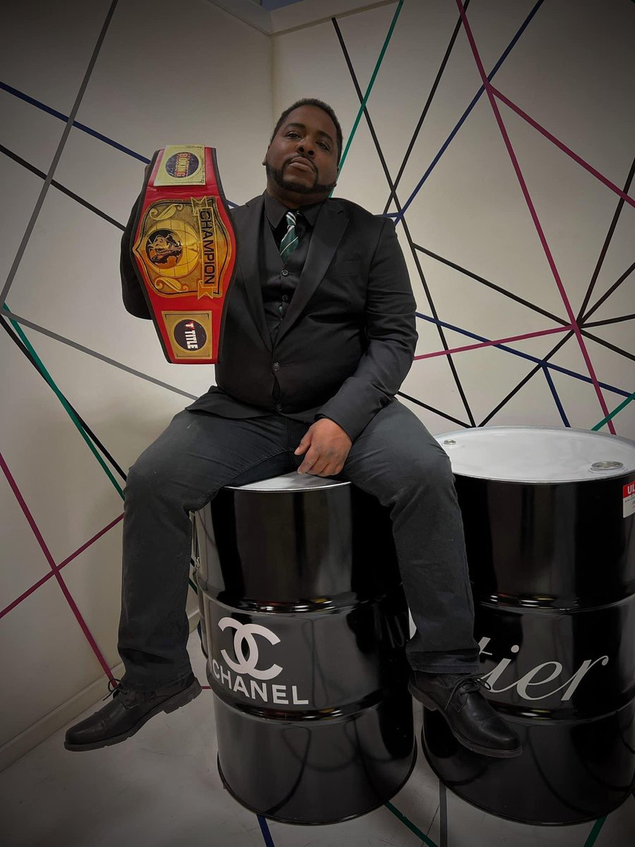 FrankiePickard's tweet photo. Celebrity Boxing #americanchampion #champion
Frankie Pickard https://t.co/ZGyHCOlQK3