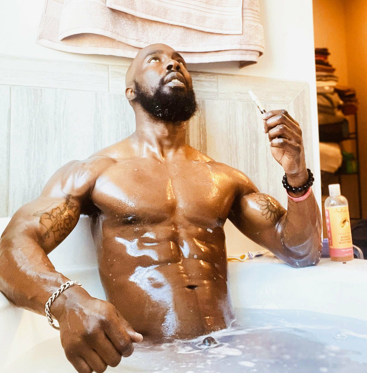 bowenb23king's tweet photo. One of the best feelings after a good workout!!! https://t.co/ey1xJZocKF
