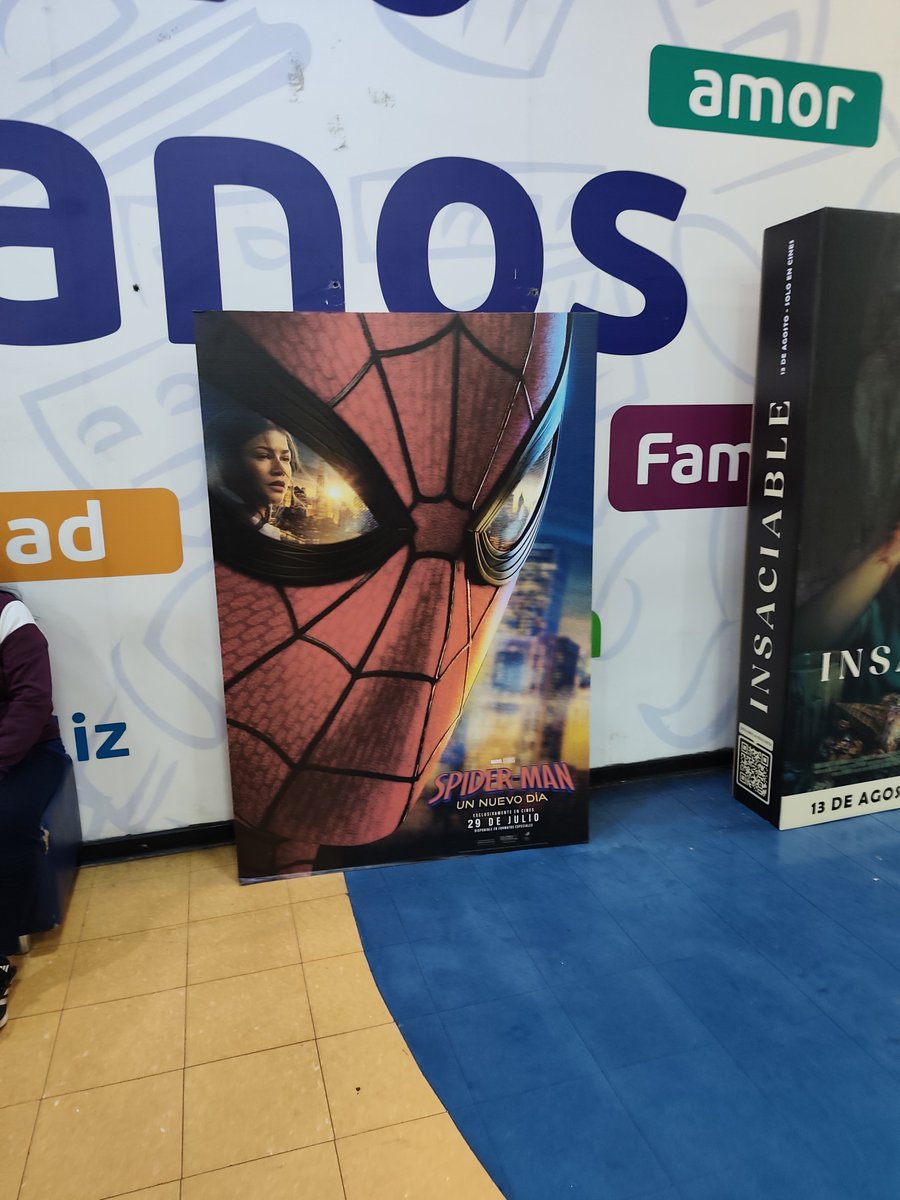 AkiYuStudio's tweet photo. Diario Juntada tomatesca. Part 10:
Hoy con los Tomatitos en el cine viendo Spiderman xxdd
La real experiencia arácnida!!
Hoy con los Tomatitos fuimos al cine, llevaron su tremendo cable HDMI por la terrible proyecta del "yo no te amo" #Proyectados
Vayan a ver la peli está chida :3
#JuntadaTomatesca #Vtuber #peruana #SpiderManUnNuevoDía