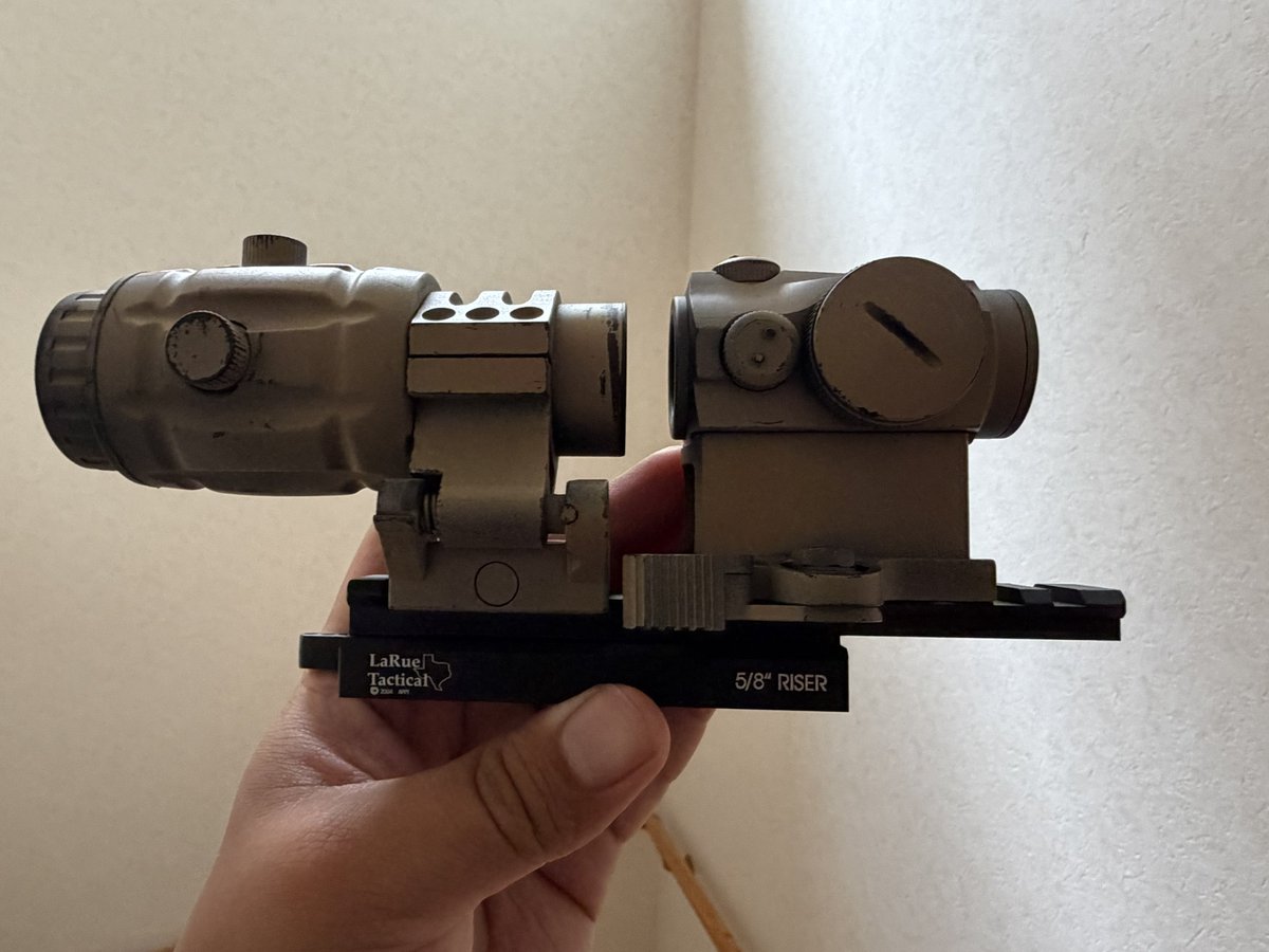 hannta21's tweet photo. LaRueのライザーマウントが届いていたので光学機器載せてみました
銃本体は修理中なので戻ってきたら塗装します https://t.co/yVaXCK8Mom