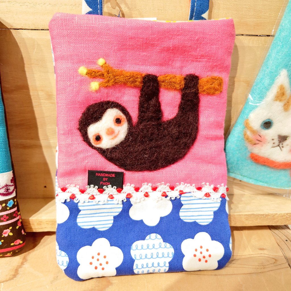 krtekmio's tweet photo. ヤバイ!!!
なまけもの がかわいすぎる!!!😍✨

handmade by
@paopaoroom @maple___factory

7/29(水)-8/4(火)
「モウイチド動物園」
神戸マルイ1階
カレンダリウムD07
11:00~20:00
※10:30~20:00(日・祝) https://t.co/DQuJrSKiVT