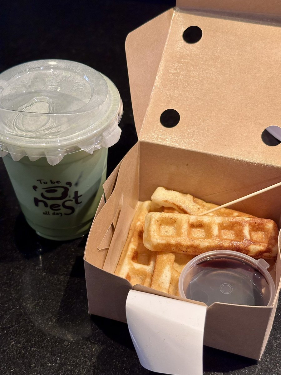 Xxxyit_'s tweet photo. I finally ate it. It's really delicious!!!!!!!! It will be repurchased 1000000 times🤣🤣🤣 https://t.co/gDlibhj32k