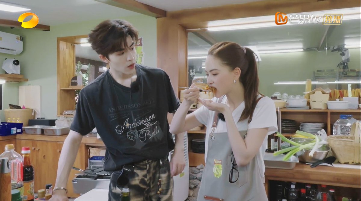 jetaimept's tweet photo. พี่ป้อนเองเลย หมี่ผัดพิ้อร่อยม้าย

PATRICK X CR10🐼
#ครัวจีนS10xแพทริค #แพทริค #TheChineseRestaurantS10 https://t.co/KNzLzaJby9
