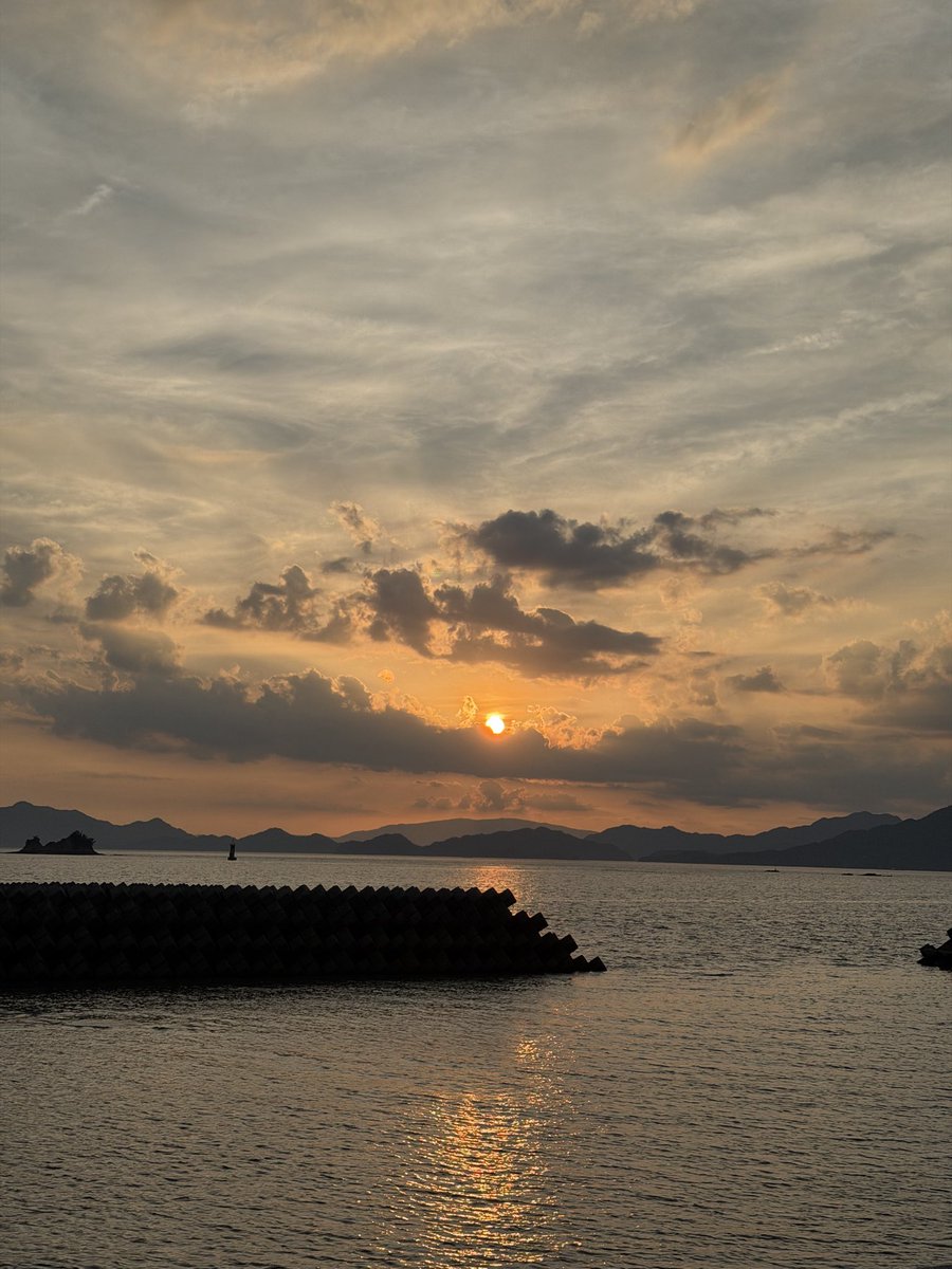 MamaMidai's tweet photo. ガーン😨
またまた、忘れてました😱😭
昨日の夕焼けです https://t.co/PwOGP9Ro5T