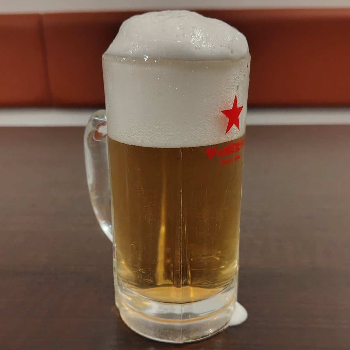 matsu_staff's tweet photo. 【花火の後はビールで】

空模様が気になリますが、今夜は豊平川の花火大会！

大輪の花火を楽しんだ後は、美味しいビールで乾杯しませんか？

地下鉄乗り継いで歩けば、喉も渇きますし、小腹も空く頃。
今日は少し蒸し暑いので、涼しい店内でひと休みされるといいですね。

ご来店お待ちしています。 https://t.co/GXsz3IRzZM